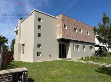 Casa · 241m² · 6 Ambientes · 2 Cocheras · Casa en El Cantón a La Laguna