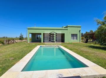Quinta vacacional · 70m² · 3 Ambientes · 1 Cochera · Quinta en Uribelarrea 3 Ambientes con Piscina