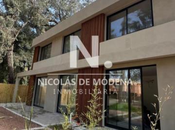 Foto1 · En Venta y a Estrenar Espectacular Casa de 4 Dorm., con Piscina y Parrillero en Solanas.