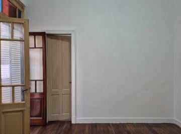PH de 3 ambientes, Parque Chacabuco · Oportunidad PH con Terraza + Patio + Entrada Independiente – Parque Chacabuco