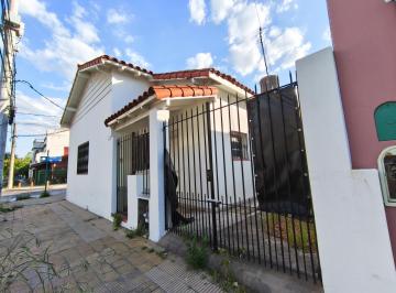Casa · 58m² · 3 Ambientes · 1 Cochera · Casa de 3 Ambientes a Refaccionar en Ramos Mejia