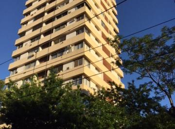 Departamento de 3 ambientes, San Isidro · San Isidro Centro: Depto de 3 Ambientes, con Cochera Cubierta. Única Vista Al Río y Al Hipódromo.