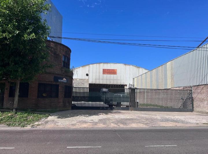 Bodega-Galpón · 1100m² · 2 Ambientes