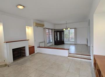 Casa · 220m² · 6 Ambientes · 1 Cochera · Casa 4 Dorm. con Pileta - Barrio Santa Genoveva - Alquiler