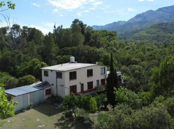 Casa · 190m² · 11 Ambientes · 2 Cocheras · En Venta Casa / Proyecto Hostel - Imponente Vista a La Montaña! Los Hornillos Traslasierra!