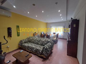 Casa · 100m² · 3 Ambientes · 2 Cocheras · Venta Urgente