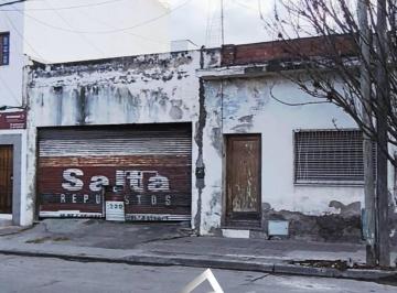 Casa · 250m² · 4 Ambientes · Casa Para Refacción en Laprida Al 200 – Macrocentro