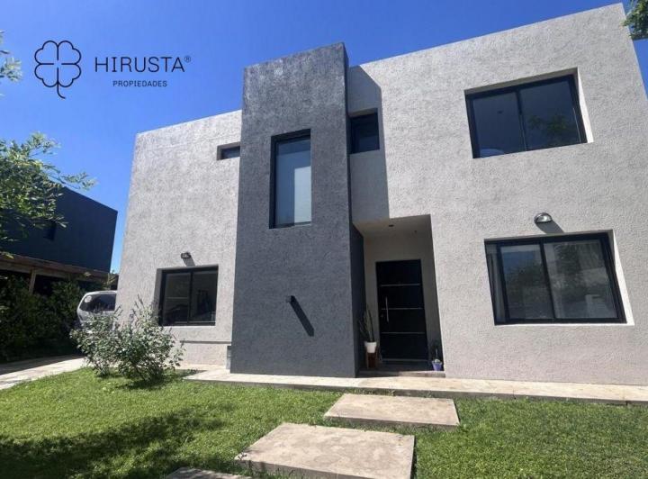 Casa · 155m² · 5 Ambientes · 1 Cochera