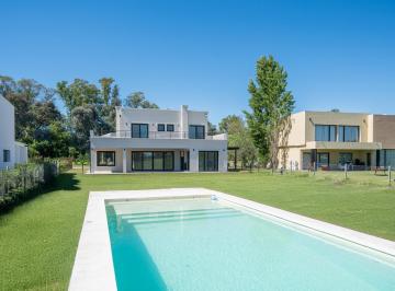 Casa · 150m² · 4 Ambientes · 2 Cocheras · Casa en Venta en El Barrio Medal Country Club, Pilar, Gba Norte - 4 Ambientes