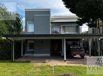 Casa de 4 ambientes, Chascomús · Casa 205 m² Country Golf Chascomús. Av Juan. m. de Rosas y Ruta Prov.20. Chascomús, Buenos Aires.