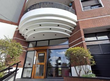 Departamento · 95m² · 5 Ambientes · 2 Cocheras · Departamento en Banfield Este