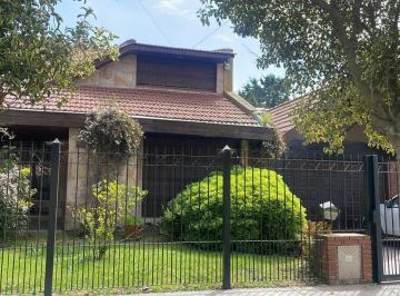 Casa · 370m² · 5 Ambientes · 1 Cochera · Venta Casa 5 Amb Dependencia