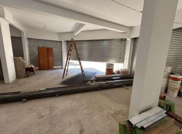 Local comercial de 1 ambiente, Boedo · Local Comercial Esquina 130 m 2 Baños 5 Persianas Minimas Expensas