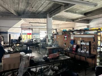 Local comercial · 299m² · 3 Cocheras · Venta Local Amplio Jose Ingenieros