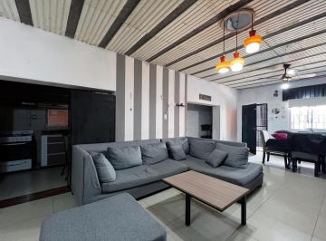 Casa · 78m² · 3 Ambientes · 2 Cocheras · Casa en Fisherton