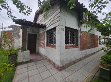 Casa · 88m² · 4 Ambientes · 1 Cochera · Casa en Venta en Llavallol
