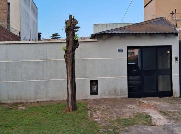 Casa de 3 ambientes, La Plata · Casa + Casa Secundaria a Refaccionar en Ventaubicada en Calle 148 E/ 57 y 58