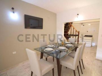 PH · 65m² · 3 Ambientes · 1 Cochera · Venta o Permuta PH 3 Ambientes con Terraza y Cochera | Castelar Norte – Sin Expensas