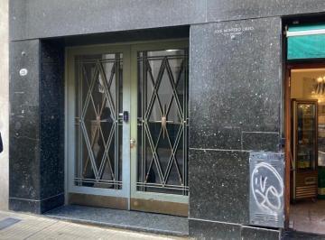 Oficina comercial · 72m² · 4 Ambientes · Oficina en Pleno Corazon del Barrio Monserrat y a 3 Cuadras de Palza de Mayo
