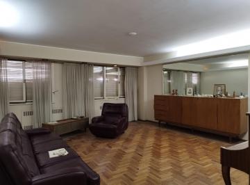 Departamento · 158m² · 7 Ambientes · 1 Cochera · Pleno Centro - Departamento Único de 4 Dorm. - Piso Completo en Esquina