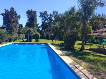 Quinta vacacional de 5 ambientes, General Rodríguez · Casa con Piscina y Parrilla Para 24 Personas, Ubicada a Solo Una Hora de Capital