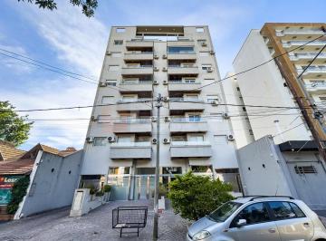 Departamento · 138m² · 6 Ambientes · 1 Cochera · Departamento en Lanús Oeste