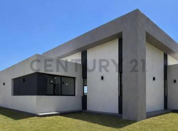 Casa · 170m² · 4 Ambientes · 1 Cochera · Venta Casa 4 Ambientes con Pileta | Barrio Norte, Tres Pinos, General Rodríguez – Acepta Permuta