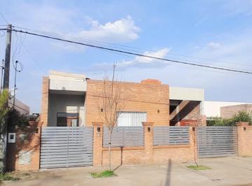 Casa · 193m² · 5 Ambientes · 2 Cocheras · Casa en Las Tardes