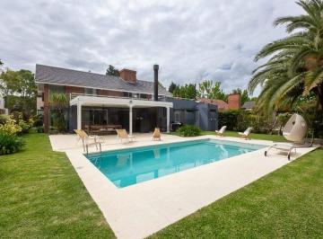 Casa · 330m² · 5 Ambientes · 2 Cocheras · Venta Casa 5 Amb en Barrio Los Cardales Country Club