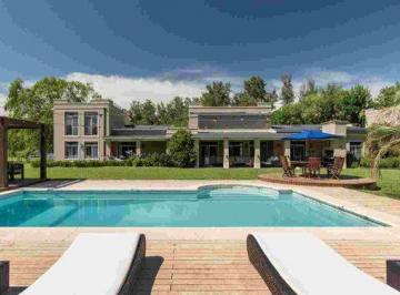 Campo · 455m² · 6 Ambientes · 3 Cocheras · Venta Chacra en El Solar de Capilla