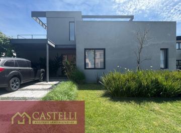 Casa · 212m² · 5 Ambientes · 2 Cocheras · Casa en Venta en Pilará, Pilar