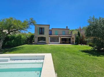 Casa · 260m² · 7 Ambientes · 4 Cocheras · Casa Barrio Santa Barbara