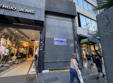 Local comercial · 230m² · Suma Tu Marca a Cabildo Entre Echeverria y Sucre Importante Local 3,30 X 45 m con Entrepiso