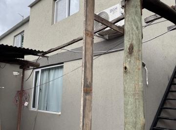 Casa · 100m² · 2 Dormitorios · Casa Americana en Venta con Vivienda a Reciclar. Ituzaingo Norte