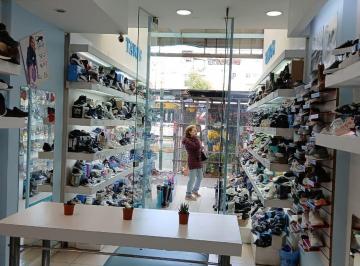 Local comercial · 90m² · 2 Ambientes · Local Sobre Av Cabildo a m de Av Monroe. No Paga Expensas