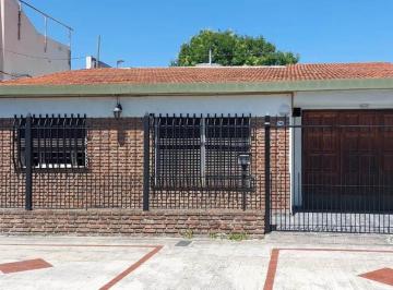 Casa · 100m² · 3 Ambientes · 2 Cocheras · Casa 3 Amb con Fondo