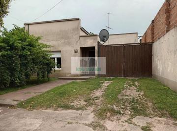 Casa · 293m² · 3 Ambientes · 1 Cochera · Venta /permuta Casa con Galpon en Coronel Vidal Centro