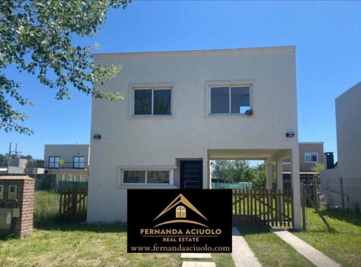 Casa · 300m² · 4 Ambientes · 1 Cochera