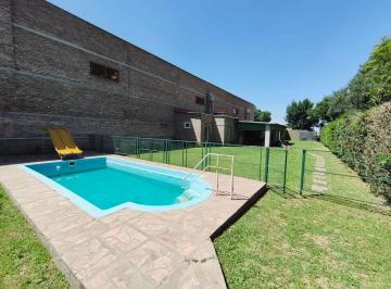 Casa de 4 ambientes, Piñero · Venta Casa con 3 Dorm. Sobre Lote de 750 m² en Piñero