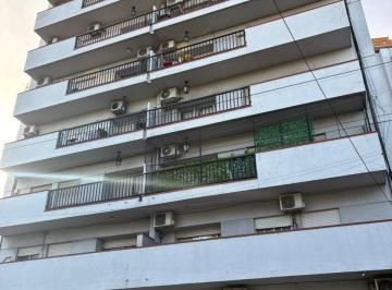 Departamento de 4 ambientes, Avellaneda · Venta - Departamento en Avellaneda de 4 Ambientes con Balcón