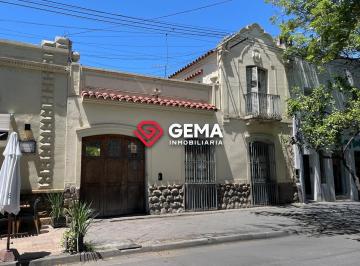 Casa · 642m² · Casa a Refaccionar en Calle Santiago del Estero Al 200