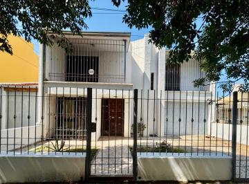 Casa de 5 ambientes, Córdoba · Viví y Generá Renta: Casa + Departamento en Venta Matienzo
