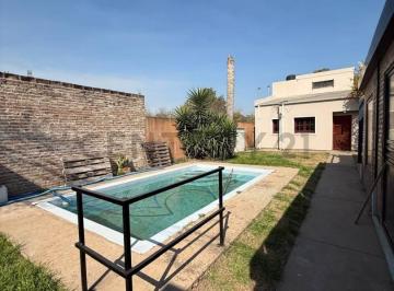 Casa · 158m² · 4 Ambientes · 2 Cocheras · Venta Casa Quinta en Lehmann! Oportunidad!