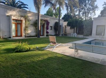 Casa · 2175m² · 4 Ambientes · 4 Cocheras · Importante Casa en Esquina en Club de Campo San Diego