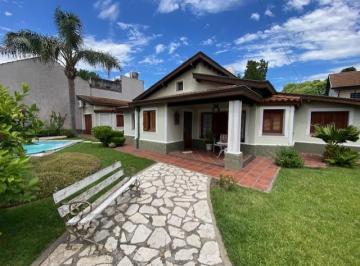 Casa · 119m² · 3 Dormitorios · 6 Cocheras · Casa en Temperley Este