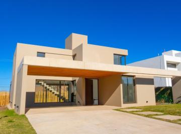 Casa · 203m² · 3 Ambientes · 2 Cocheras · ¡Venta! Casa en La Morada - Villa Allende ¡Con Escritura!