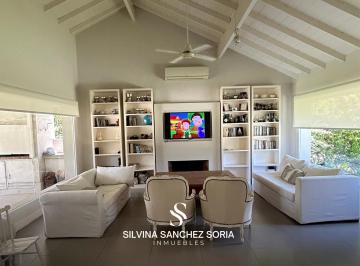 Casa · 700m² · 6 Ambientes · 2 Cocheras · Venta Casa 6 Ambientes en Los Cardales Country Club