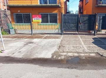 Departamento de 2 ambientes, Berazategui · Alquiler de Dos Ambientes con Estacionamiento Complejo Privado en Berazategui