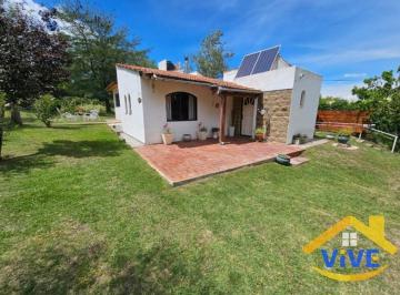 Casa de 4 ambientes, Cosquín · Casa en Venta de 2 Dorm. C/ Cochera en Cosquín
