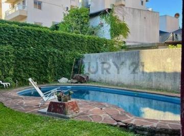 PH · 101m² · 3 Ambientes · 1 Cochera · Venta PH en Planta Baja, Entrada Independiente, Garage y Jardin con Piscina!